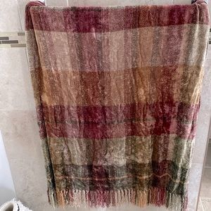 LAST CHANCE Vintage Churchill weavers throw blanket plaid with fringe